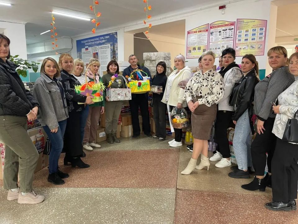 Волонтеры из Новороссийска доставили гуманитарную помощь в Алешкинский округ Волонтеры из Новороссийска доставили гуманитарную помощь в Алешкинский округ