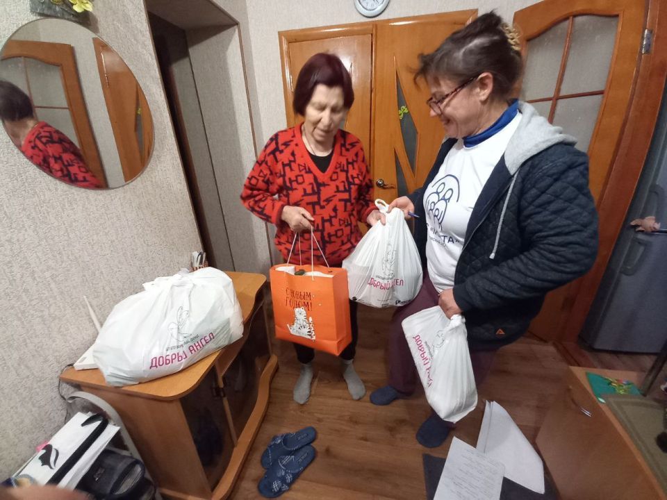 В преддверии новогодних праздников активисты ТОС «Мечта» города Каховка доставили гуманитарную помощь нуждающимся жителям В преддверии новогодних праздников активисты ТОС «Мечта» города Каховка доставили гуманитарную помощь нуждающимся жителям