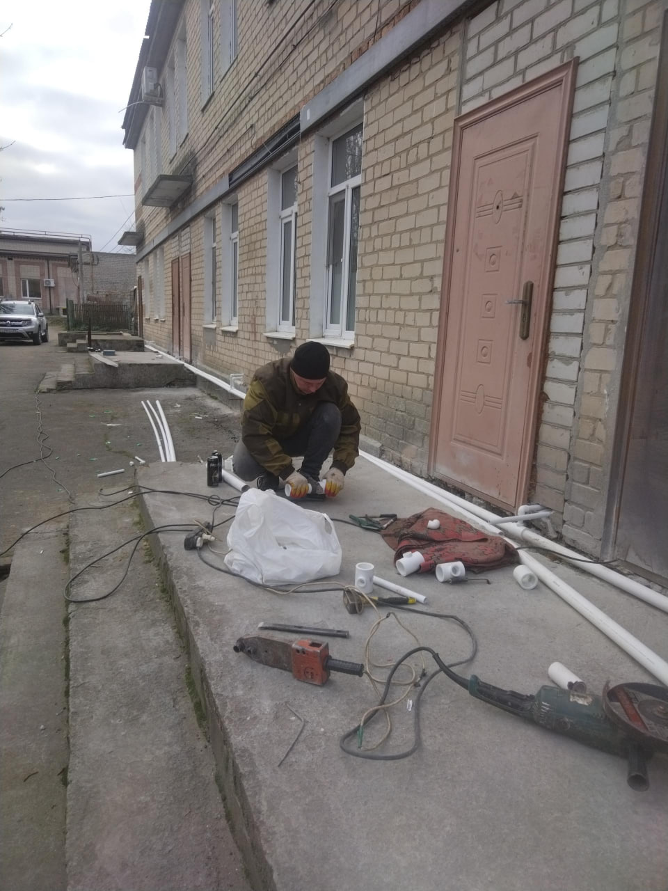 Ремонтная бригада из Адыгеи восстановила отопление в больнице Геническа Ремонтная бригада из Адыгеи восстановила отопление в больнице Геническа