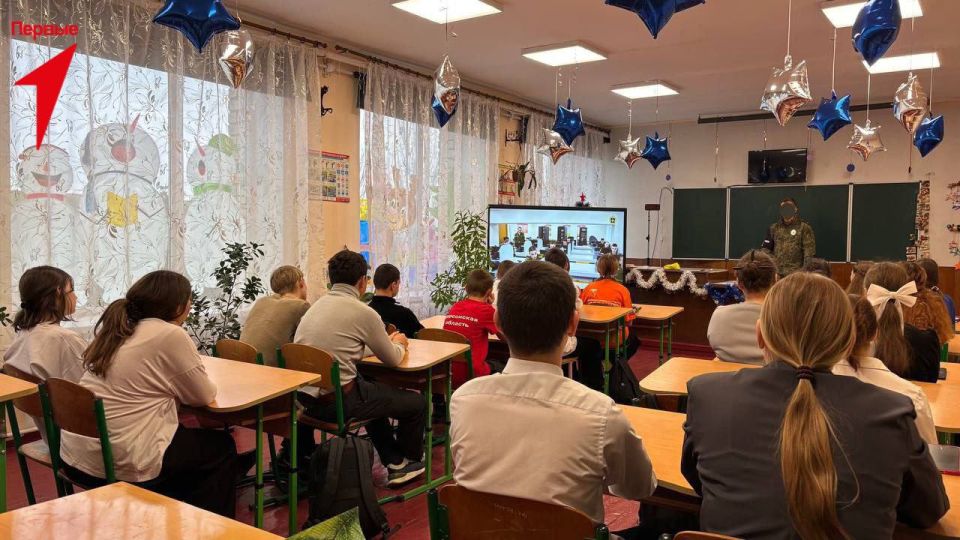 Первые Строгановской школы встретились с представителями военного училища и академии Первые Строгановской школы встретились с представителями военного училища и академии