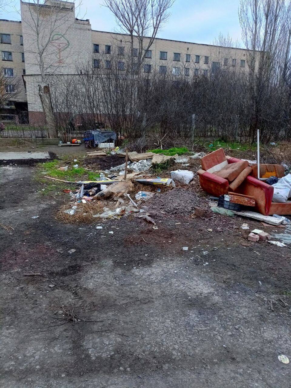 В Геническом округе продолжаются работы по благоустройству и подготовке к праздникам В Геническом округе продолжаются работы по благоустройству и подготовке к праздникам