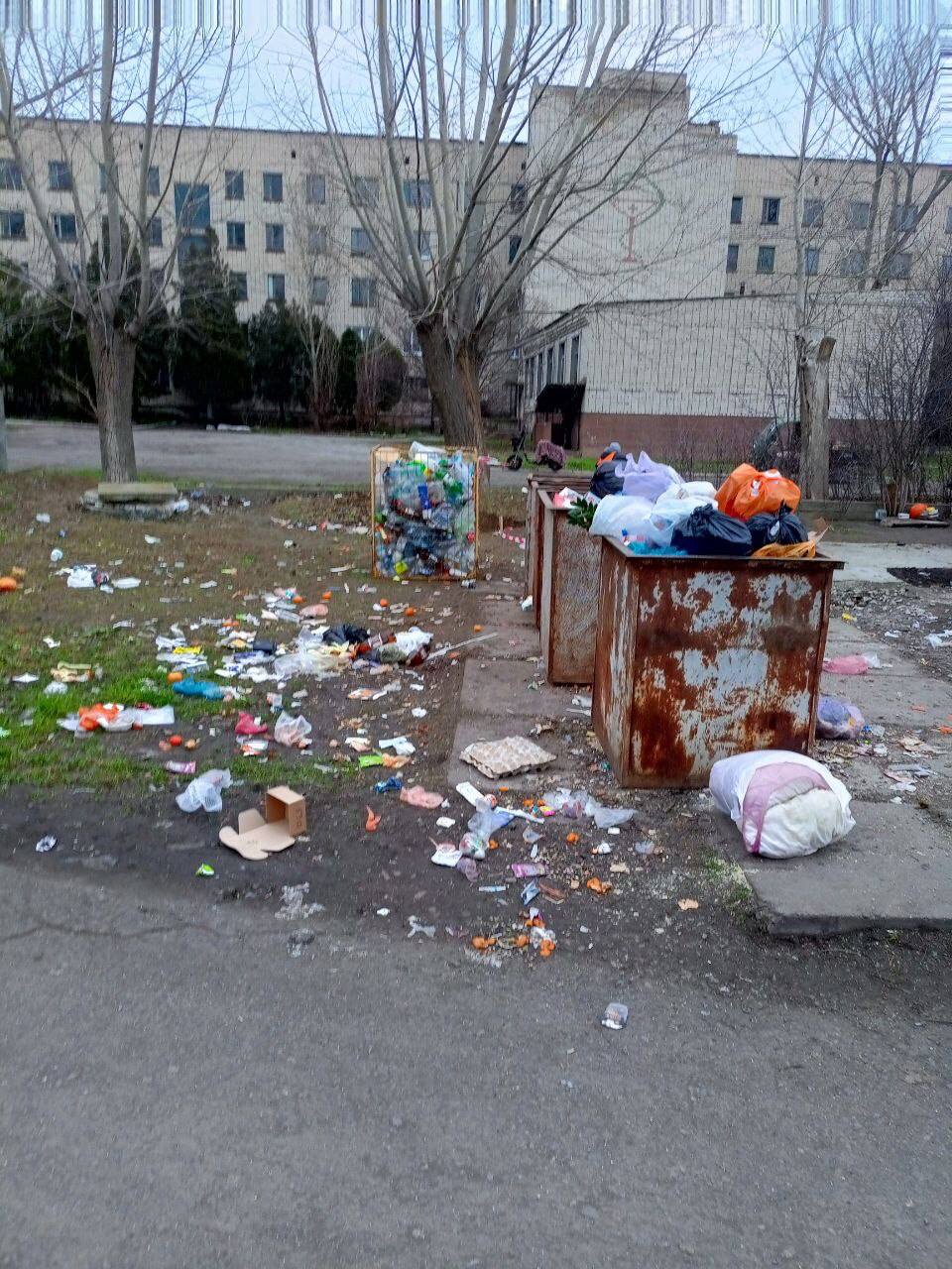 В Геническом округе продолжаются работы по благоустройству и подготовке к праздникам В Геническом округе продолжаются работы по благоустройству и подготовке к праздникам