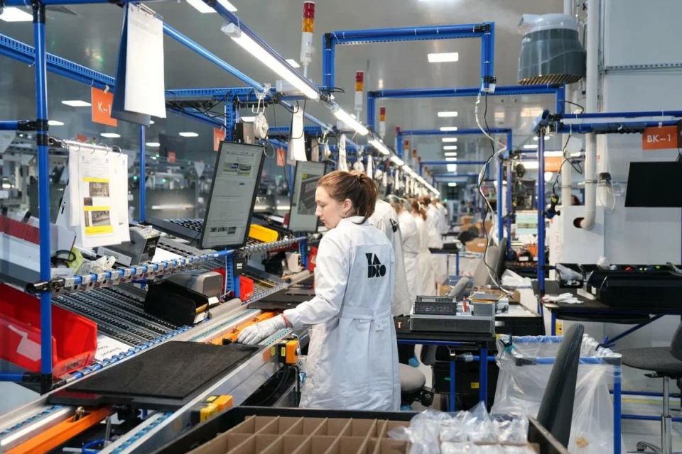 В России запустили первое серийное производство отечественных базовых станций для мобильной связи В России запустили первое серийное производство отечественных базовых станций для мобильной связи