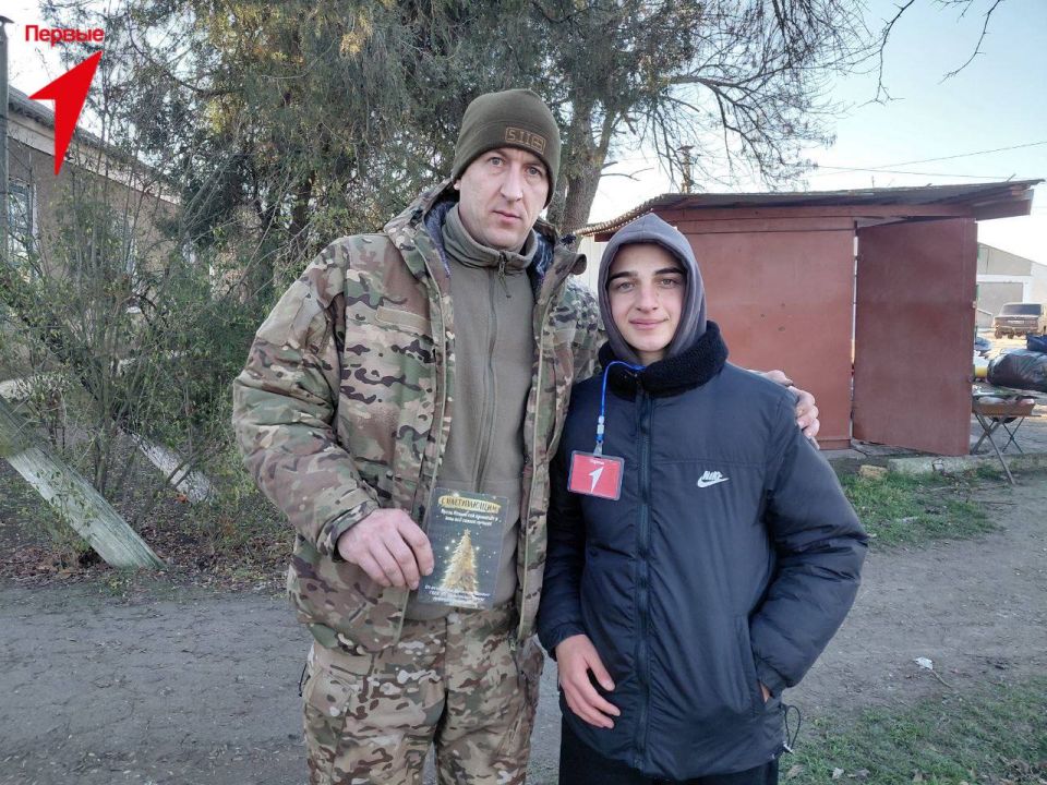 Первые Громовской школы поздравили жителей Громовки с праздником Первые Громовской школы поздравили жителей Громовки с праздником
