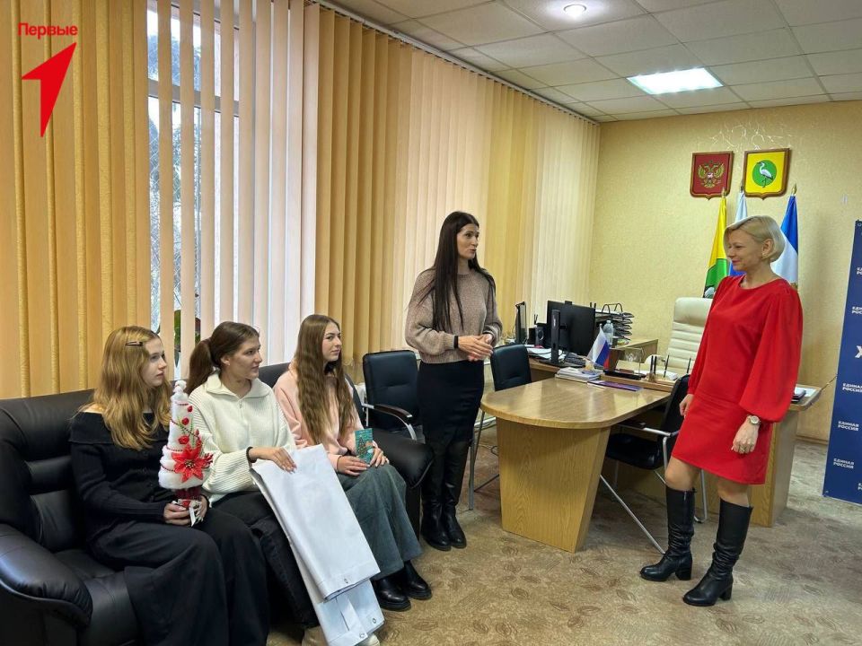 Первые Чаплинской школы № 1 поддерживают гражданскую позицию Первые Чаплинской школы № 1 поддерживают гражданскую позицию