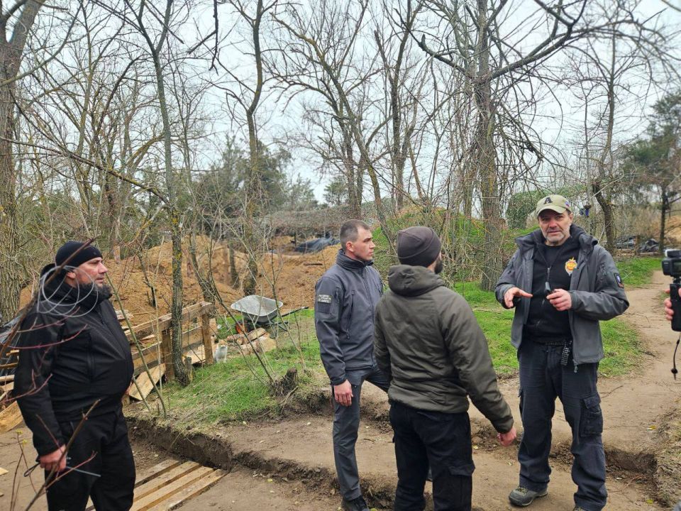 В Херсонской и Запорожской областях состоялась рабочая поездка секретаря ЦК КПРФ, депутата Государственной Думы Александра Андреевича Ющенко В Херсонской и Запорожской областях состоялась рабочая поездка секретаря ЦК КПРФ, депутата Государственной Думы Александра Андреевича Ющенко