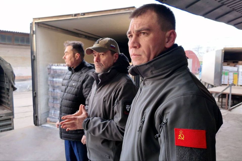 Рамиль Замалетдинов: Вместе с секретарем ЦК КПРФ, депутатом Государственной Думы Александром Ющенко посетили подразделения воздушно-десантных войск, выполняющие боевые задачи на Херсонском и Запорожском направлениях Рамиль Замалетдинов: Вместе с секретарем ЦК КПРФ, депутатом Государственной Думы Александром Ющенко посетили подразделения воздушно-десантных войск, выполняющие боевые задачи на Херсонском и Запорожском направлениях