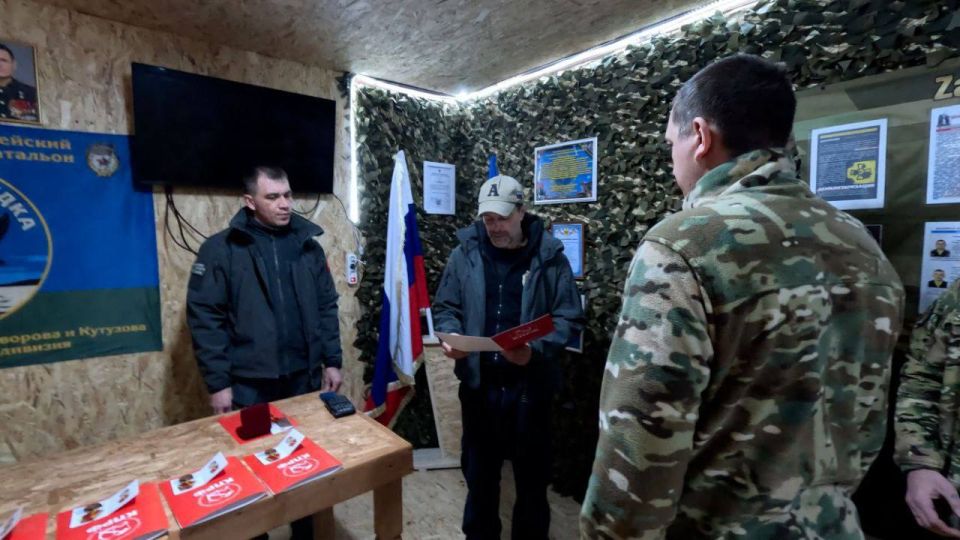 Рамиль Замалетдинов: Вместе с секретарем ЦК КПРФ, депутатом Государственной Думы Александром Ющенко посетили подразделения воздушно-десантных войск, выполняющие боевые задачи на Херсонском и Запорожском направлениях Рамиль Замалетдинов: Вместе с секретарем ЦК КПРФ, депутатом Государственной Думы Александром Ющенко посетили подразделения воздушно-десантных войск, выполняющие боевые задачи на Херсонском и Запорожском направлениях