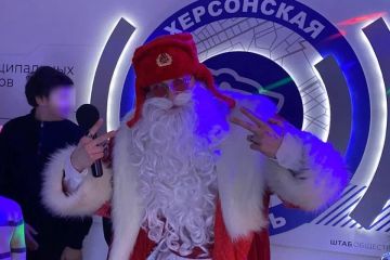 В Геническе Тренд-Мороз поздравил с Новым годом ребят из многодетных семей