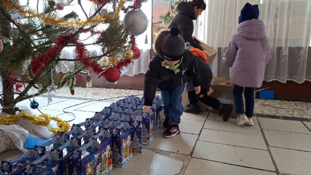 Энвер Абдураимов: Новогодние подарки для юных жителей Новокиевки и детей участников СВО Энвер Абдураимов: Новогодние подарки для юных жителей Новокиевки и детей участников СВО