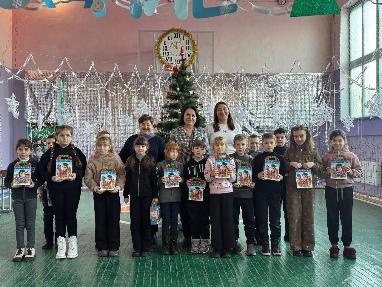 Белоглинский район Кубани доставил новогодние посылки для школьников