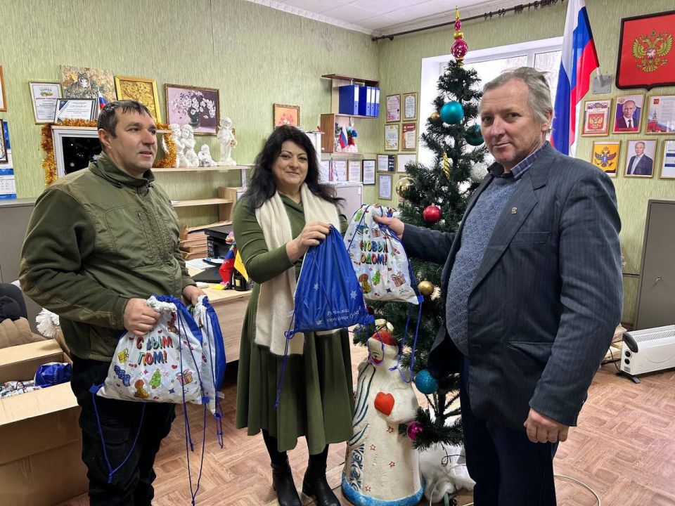 МКУК «Чаплинский КДЦ» благодарит за новогодние подарки Рязанцев МКУК «Чаплинский КДЦ» благодарит за новогодние подарки Рязанцев