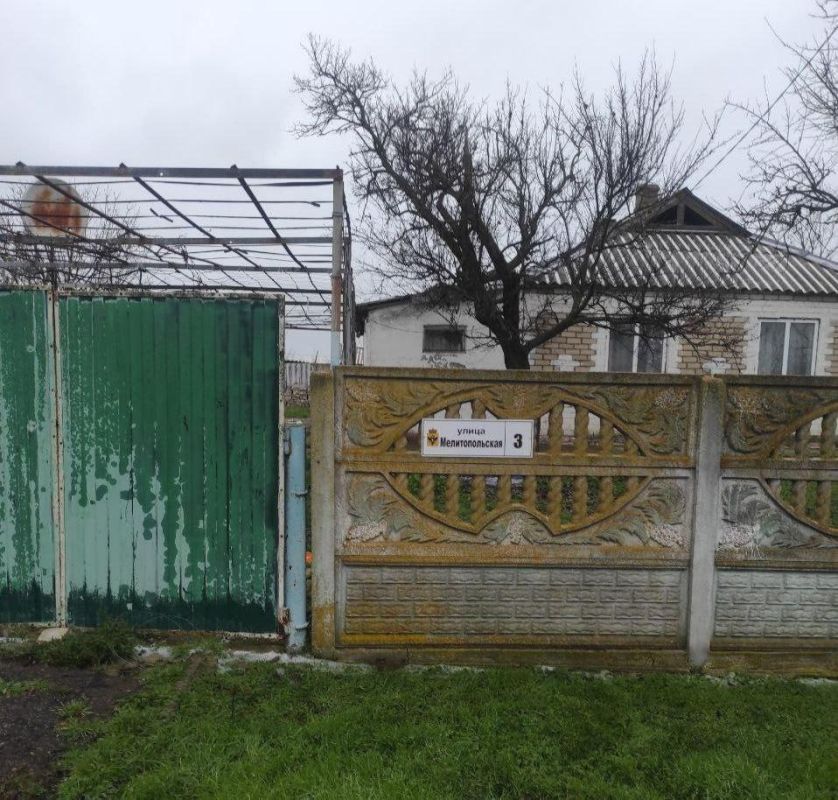 В Скворцовке заменили адресные таблички на русскоязычные В Скворцовке заменили адресные таблички на русскоязычные