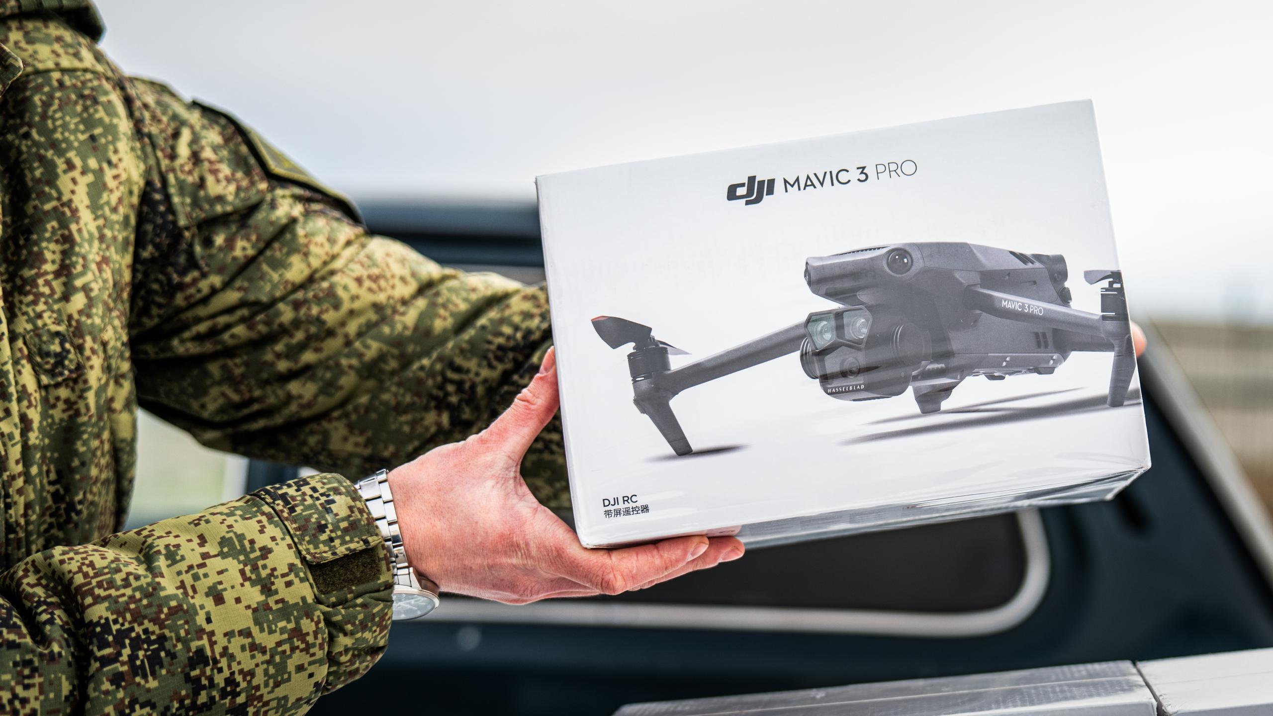 Владимир Сальдо передал бойцам на Херсонском направлении партию дронов и автомобилей Владимир Сальдо передал бойцам на Херсонском направлении партию дронов и автомобилей