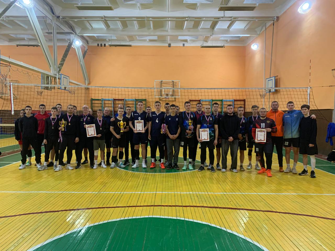 Новогодний турнир по волейболу Новогодний турнир по волейболу