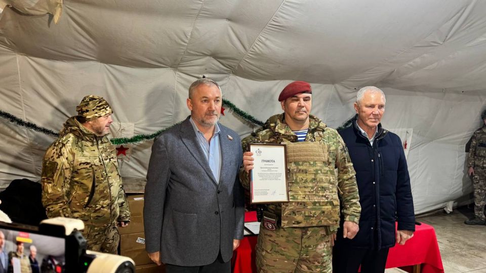 Константин Басюк: Не мог не поздравить с наступающим и наших добровольцев маргеловцев из БАРС-33 Константин Басюк: Не мог не поздравить с наступающим и наших добровольцев маргеловцев из БАРС-33