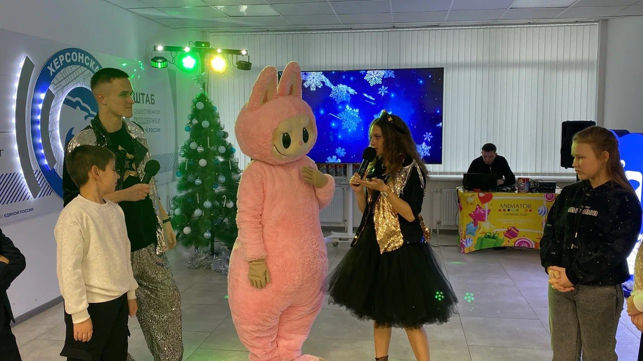 В Геническе прошла новогодняя «Доброёлка» для подростков В Геническе прошла новогодняя «Доброёлка» для подростков