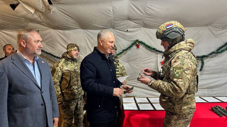 Константин Басюк: Не мог не поздравить с наступающим и наших добровольцев маргеловцев из БАРС-33 Константин Басюк: Не мог не поздравить с наступающим и наших добровольцев маргеловцев из БАРС-33