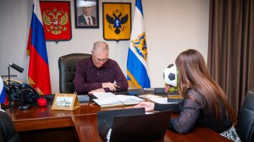 Владимир Сальдо и и.о. министра спорта Херсонщины Елена Кириллова подвели спортивные итоги года