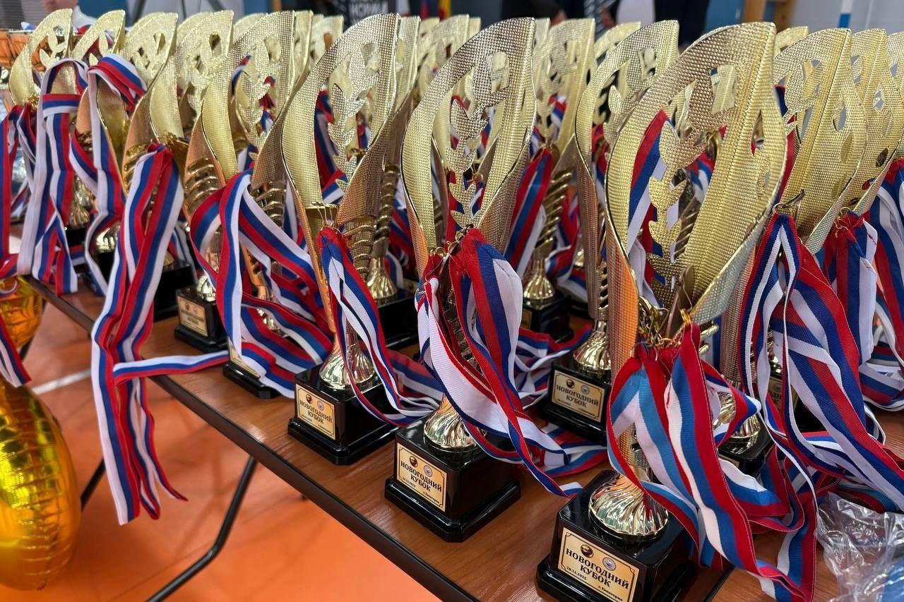 Каховские дзюдоисты завоевали серебро и бронзу на открытом новогоднем турнире в Евпатории Каховские дзюдоисты завоевали серебро и бронзу на открытом новогоднем турнире в Евпатории