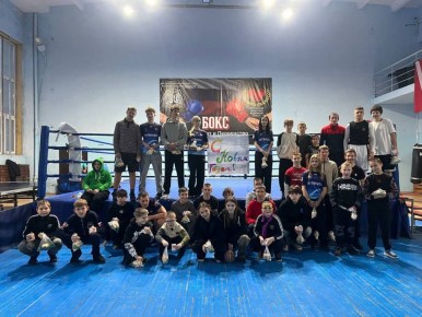 Новогоднее настроение начинается в спортивном зале!