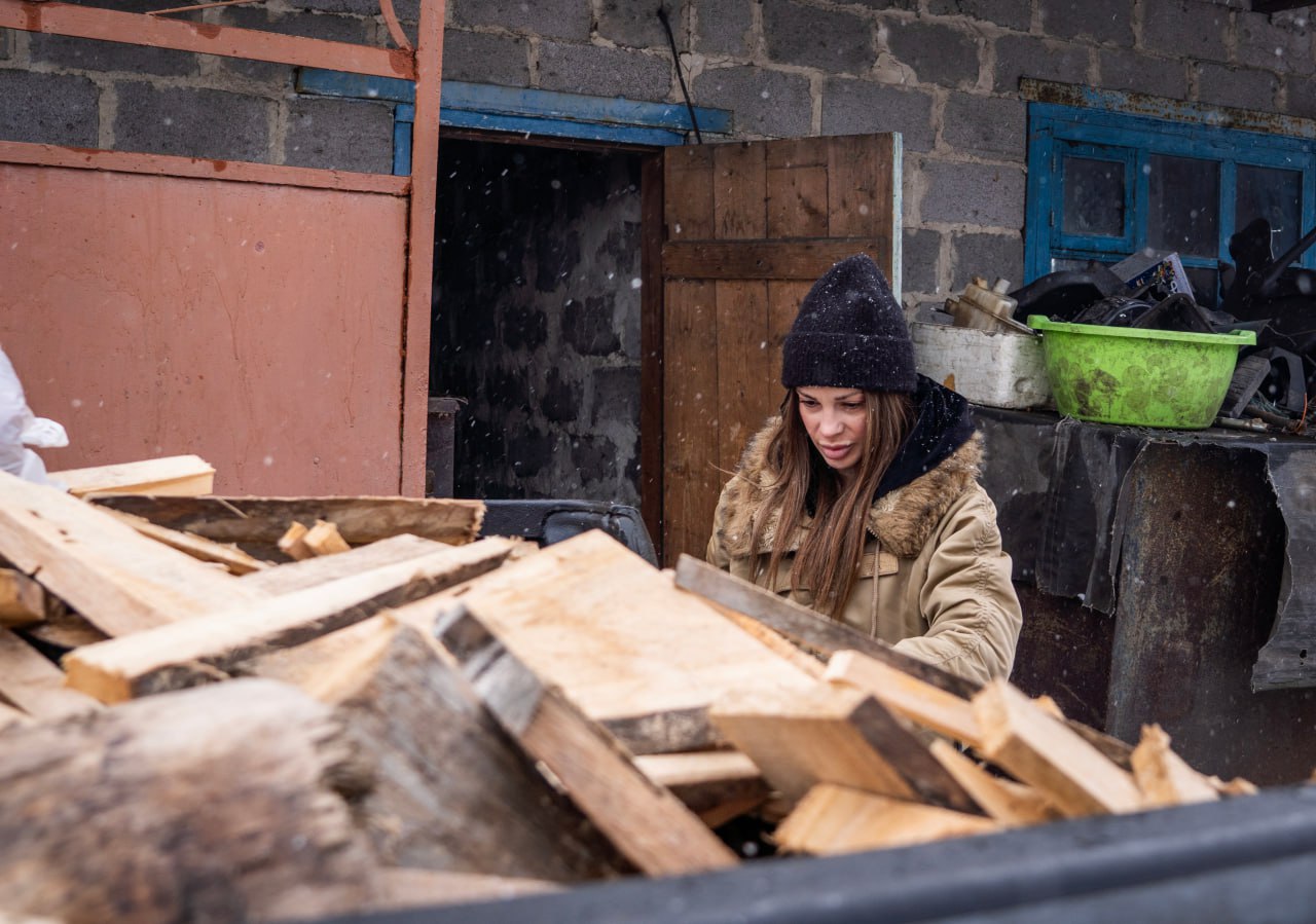 «Тепло и забота»: «Народная дружина» помогла многодетной семье «утеплиться» «Тепло и забота»: «Народная дружина» помогла многодетной семье «утеплиться»