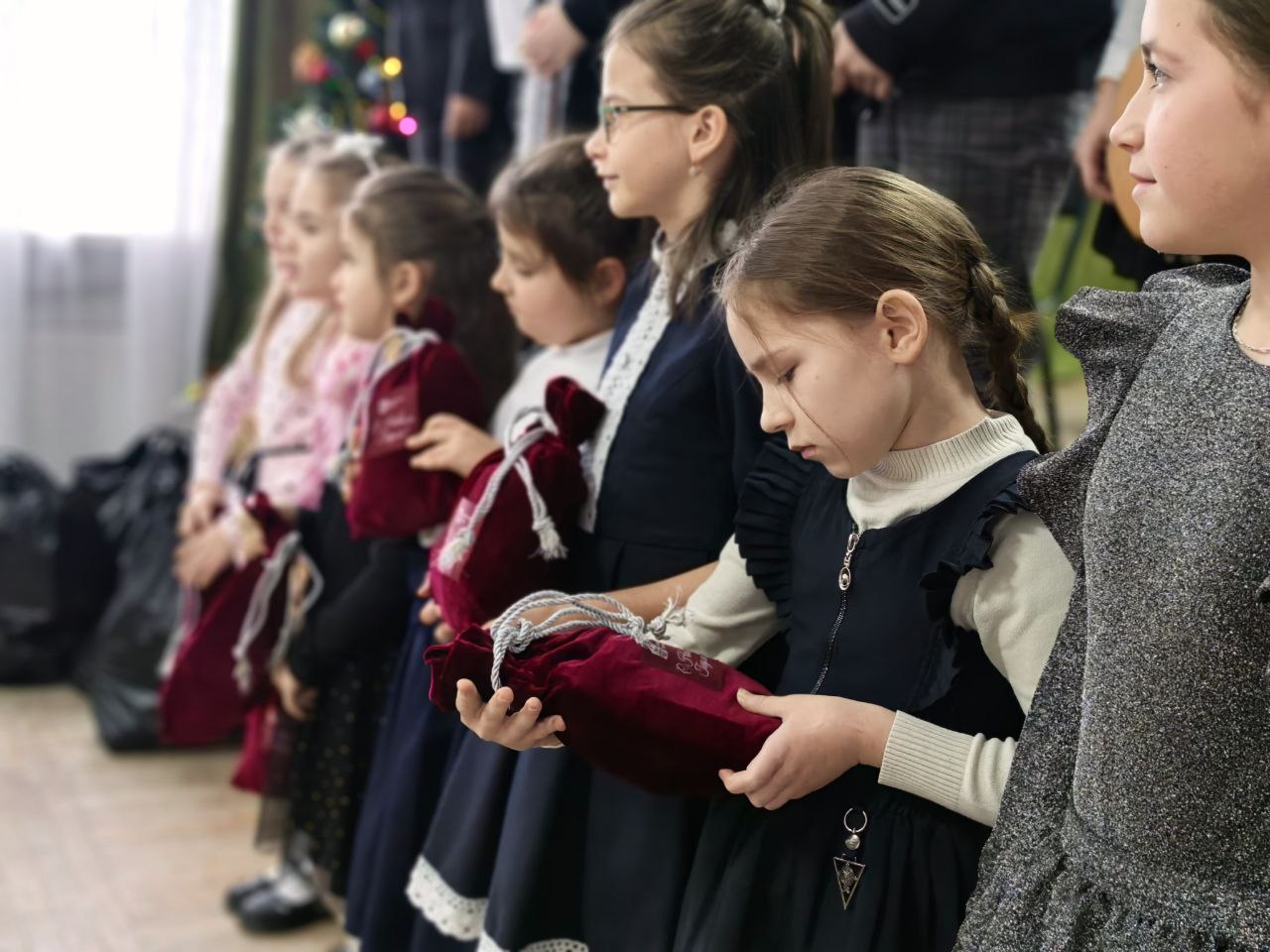 В преддверии Нового года посетил детскую школу искусств посёлка Аскании-Нова, чтобы поздравить учащихся и педагогов В преддверии Нового года посетил детскую школу искусств посёлка Аскании-Нова, чтобы поздравить учащихся и педагогов