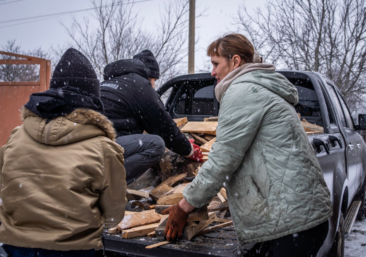 «Тепло и забота»: «Народная дружина» помогла многодетной семье «утеплиться» «Тепло и забота»: «Народная дружина» помогла многодетной семье «утеплиться»