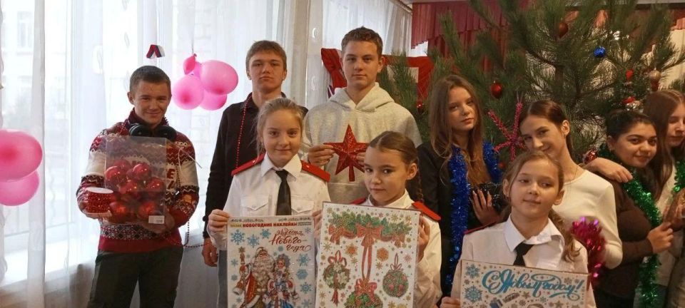 Скадовская школа №3 встречает Новый год при поддержке коллег из Кабардино-Балкарии Скадовская школа №3 встречает Новый год при поддержке коллег из Кабардино-Балкарии
