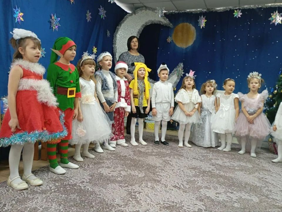 Новогоднее настроение охватило образовательные организации Херсонской области Новогоднее настроение охватило образовательные организации Херсонской области