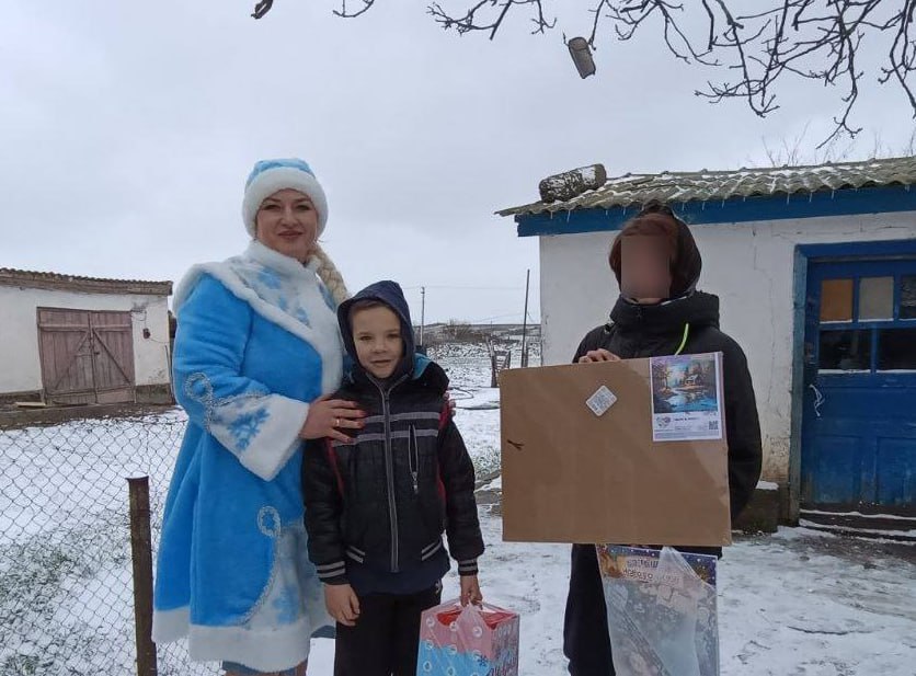 В преддверии новогодних праздников начальник отдела по обеспечению деятельности Комиссии по делам несовершеннолетних и защите их прав (КДН и ЗП) администрации поздравила с наступающими праздниками семьи, находящиеся в... В преддверии новогодних праздников начальник отдела по обеспечению деятельности Комиссии по делам несовершеннолетних и защите их прав (КДН и ЗП) администрации поздравила с наступающими праздниками семьи, находящиеся в...