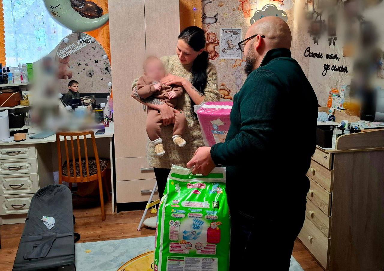 Сергей Георгиев: Новогодний визит в семью защитника Сергей Георгиев: Новогодний визит в семью защитника