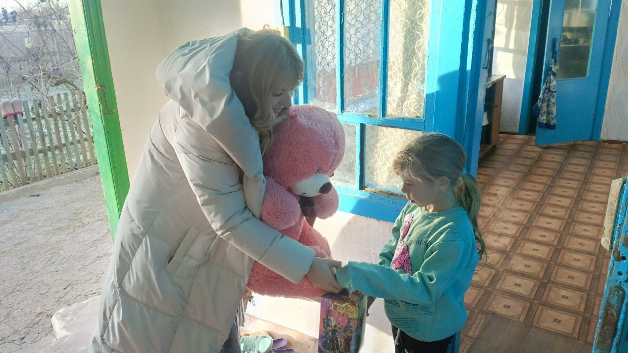 Сотрудники администрации Чаплинского муниципального округа исполнили желания детей в рамках акции «Елка желаний» Сотрудники администрации Чаплинского муниципального округа исполнили желания детей в рамках акции «Елка желаний»