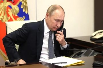 Президент России Владимир Путин в телефонном разговоре заслушал доклад губернатора Херсонской области Владимира Сальдо о ситуации в регионе после атаки украинских беспилотников