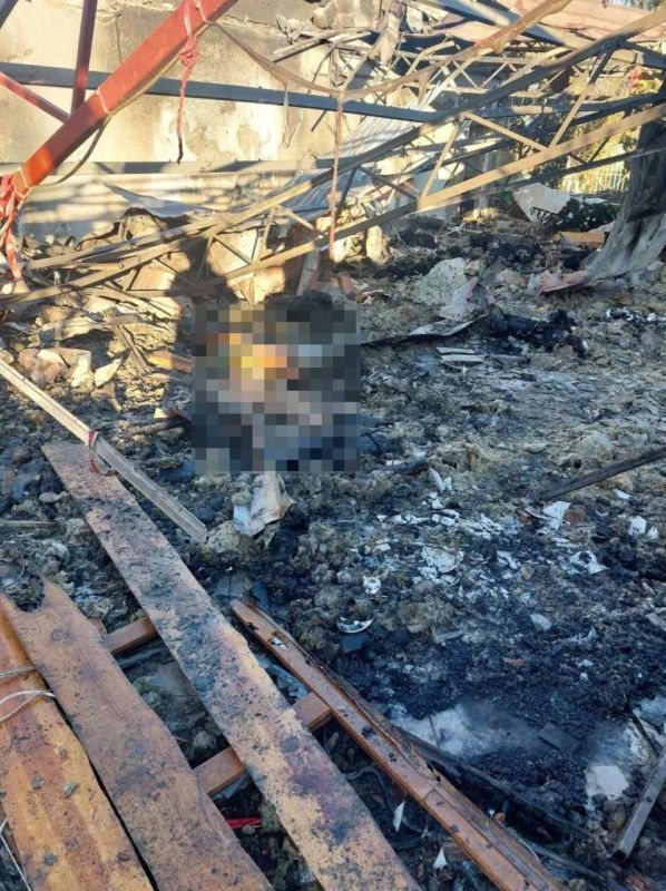 Первые кадры с места удара БПЛА ВСУ в Хорлах Первые кадры с места удара БПЛА ВСУ в Хорлах