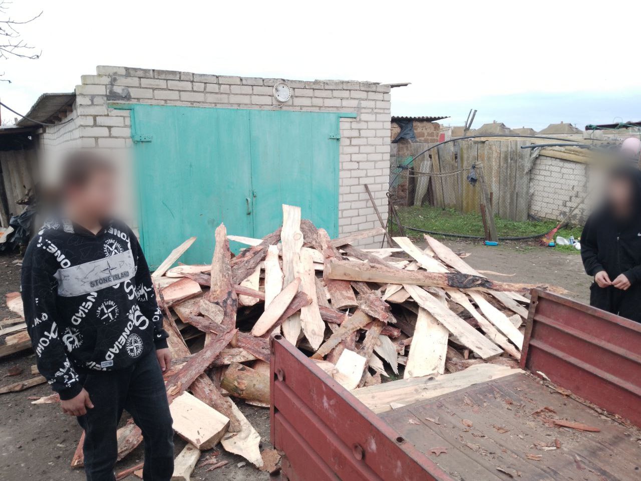 Александр Дудка: Волонтёры доставили дрова для отопления Александр Дудка: Волонтёры доставили дрова для отопления