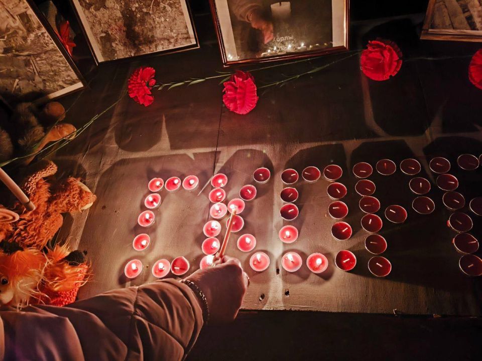 В Великолепетихском округе прошла траурная акция в память о жертвах теракта в селе Хорлы В Великолепетихском округе прошла траурная акция в память о жертвах теракта в селе Хорлы