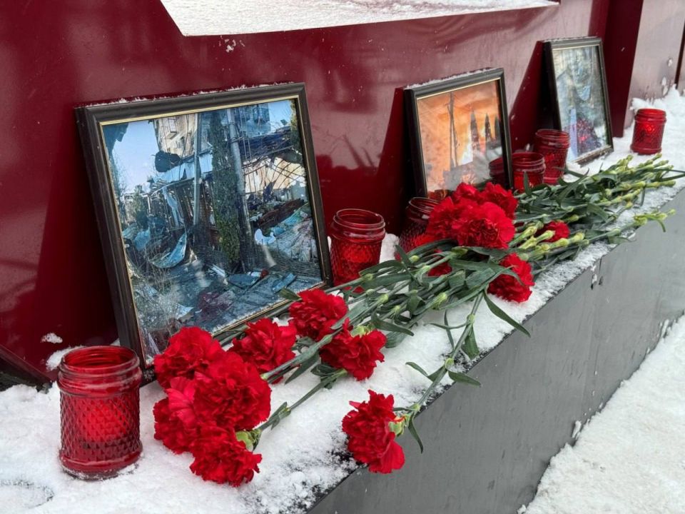В Донецке состоялось скорбное мероприятие, посвященное памяти жертв трагедии в Хорлах В Донецке состоялось скорбное мероприятие, посвященное памяти жертв трагедии в Хорлах