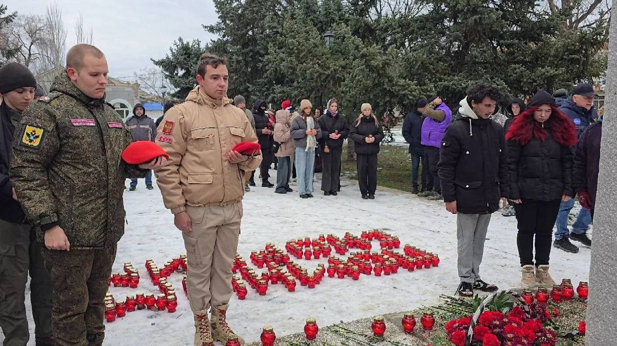 Жители Херсонской области почтили память жертв теракта в селе Хорлы Жители Херсонской области почтили память жертв теракта в селе Хорлы