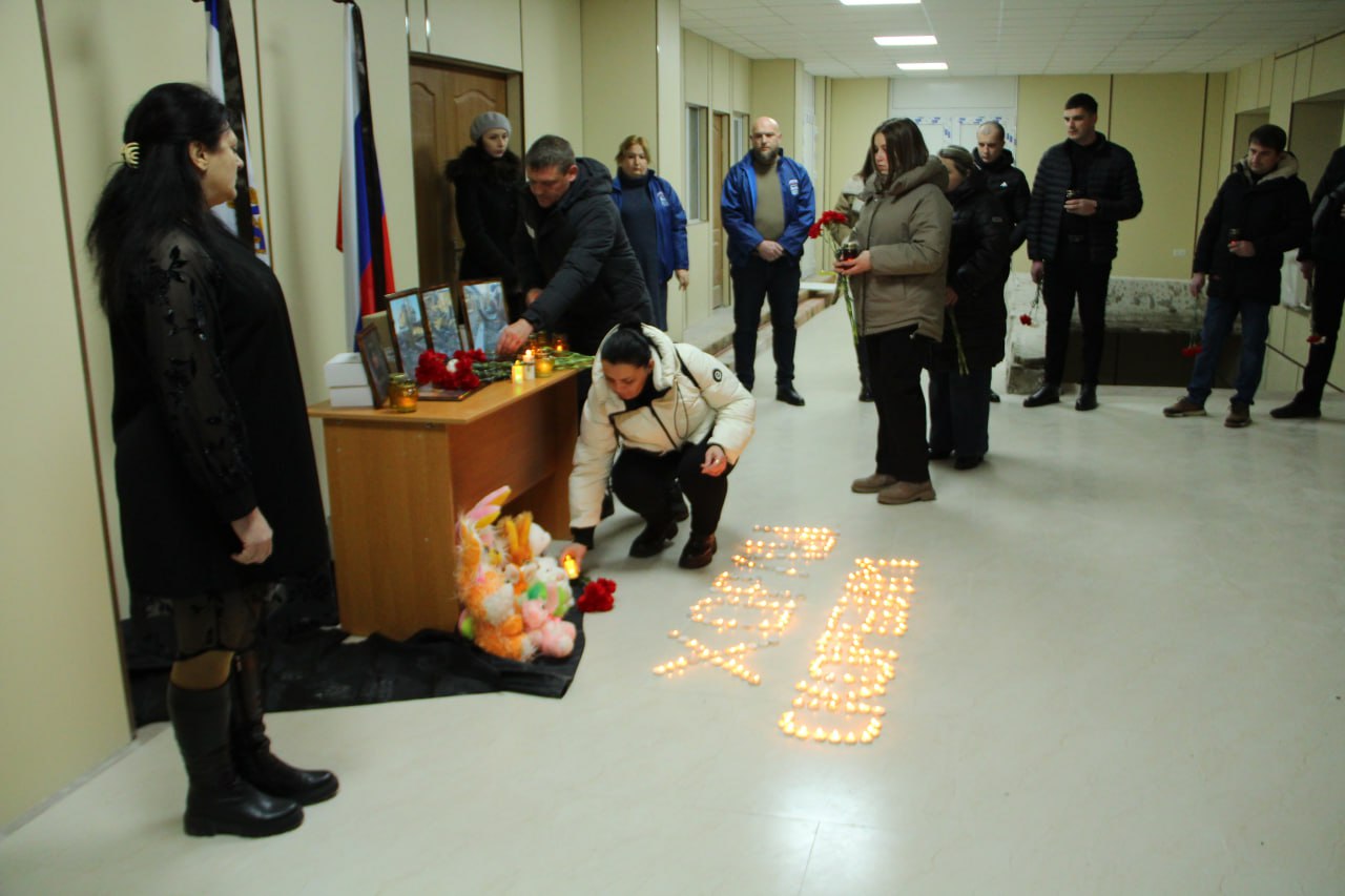 В Чаплинском муниципальном округе состоялась акция памяти и скорби по жертвам трагедии, произошедшей 1 января в селе Хорлы Каланчакского округа В Чаплинском муниципальном округе состоялась акция памяти и скорби по жертвам трагедии, произошедшей 1 января в селе Хорлы Каланчакского округа