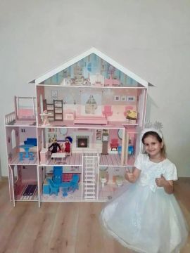 Губернатор Псковской области исполнил новогоднее желание 6-летней Юли из Геническа