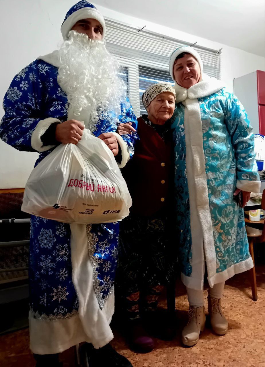 К новогодним праздникам активисты ТОС «Мечта» города Каховка доставили гуманитарную помощь нуждающимся жителям