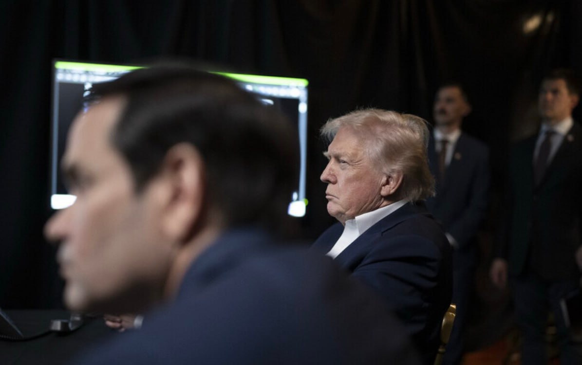 Белый дом опубликовал кадры, как Трамп и члены администрации США наблюдали за операцией в Венесуэле Белый дом опубликовал кадры, как Трамп и члены администрации США наблюдали за операцией в Венесуэле