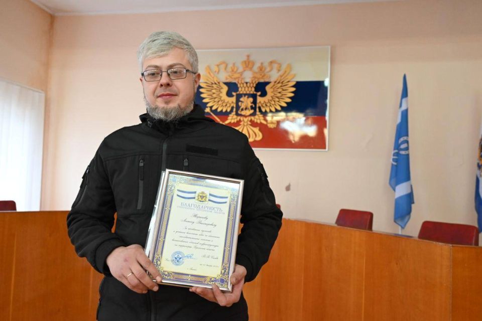 Специалисты аварийной бригады из Кабардино-Балкарии отмечены благодарностями Губернатора Херсонской области Специалисты аварийной бригады из Кабардино-Балкарии отмечены благодарностями Губернатора Херсонской области