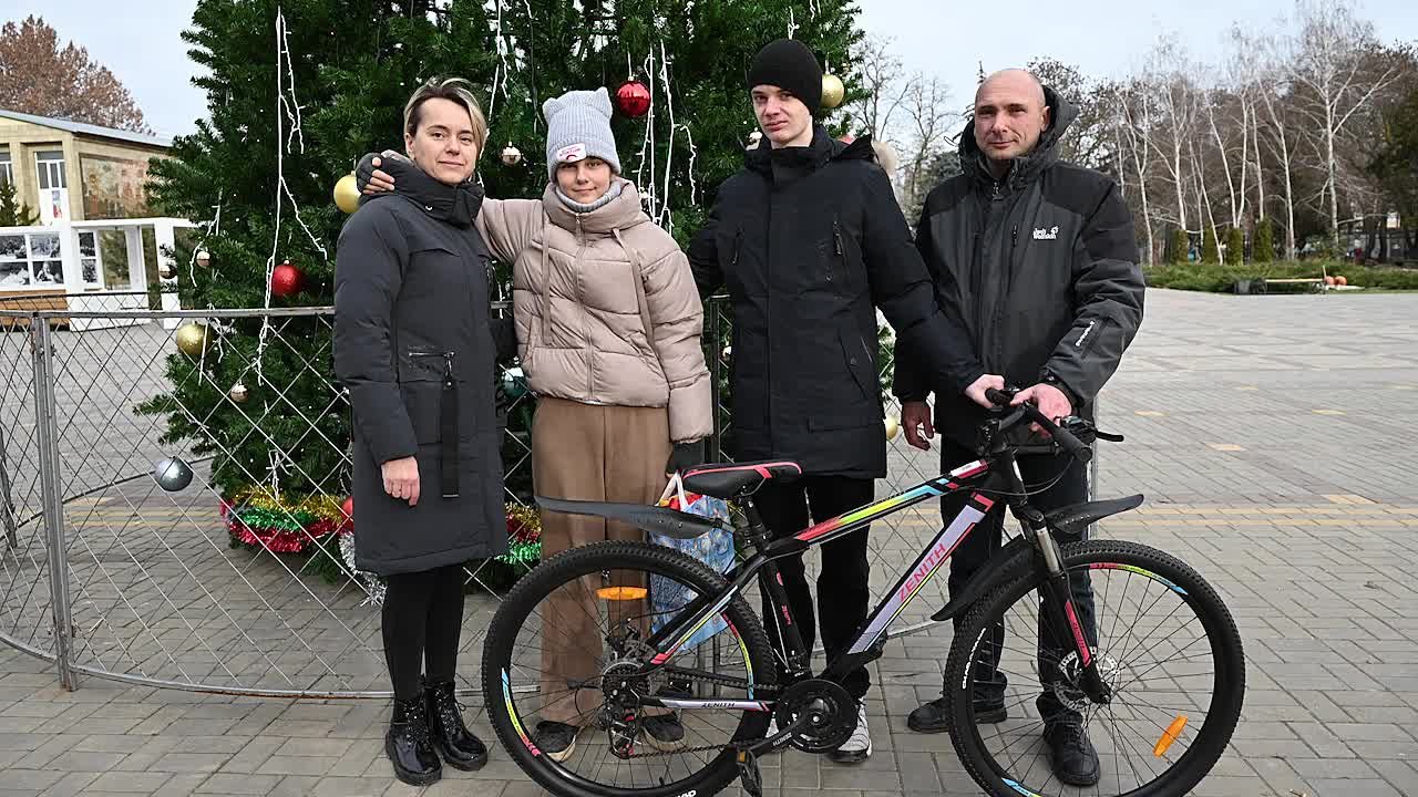 Александр Дудка: Новогодние желания Яны и Даниила из Скадовска исполнили руководители округа