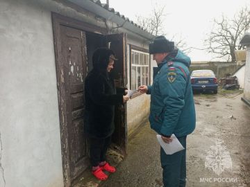 Спасатели проводят масштабную профилактическую акцию «Дом без пожара» на территории Херсонской области