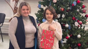 Первые Чаплинской школы № 1 получили свои подарки