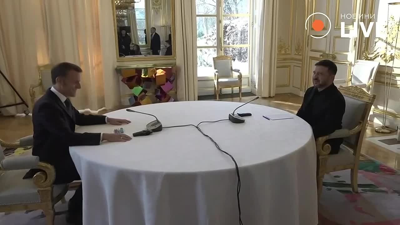 В Елисейском дворце уже началась двусторонняя встреча Зеленского и Макрона