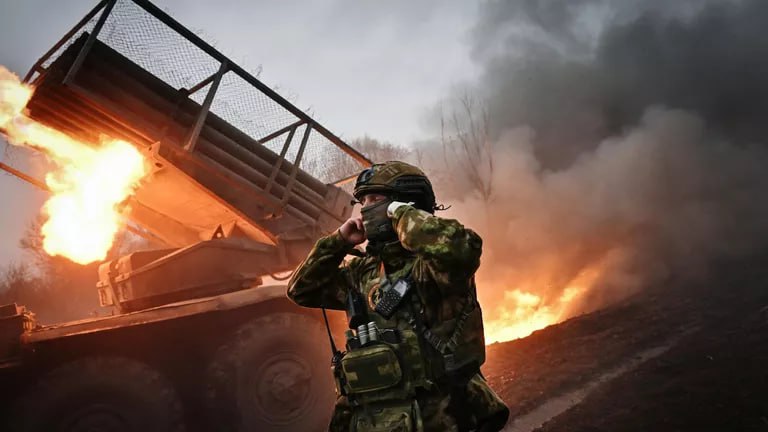 России удалось кардинально переломить планы Запада и выйти из конфронтации в более сильной позиции, по сути, сделав блок НАТО нежизнеспособным, заявил американский военный аналитик Скотт Риттер в интервью Дэнни Хайфону на...