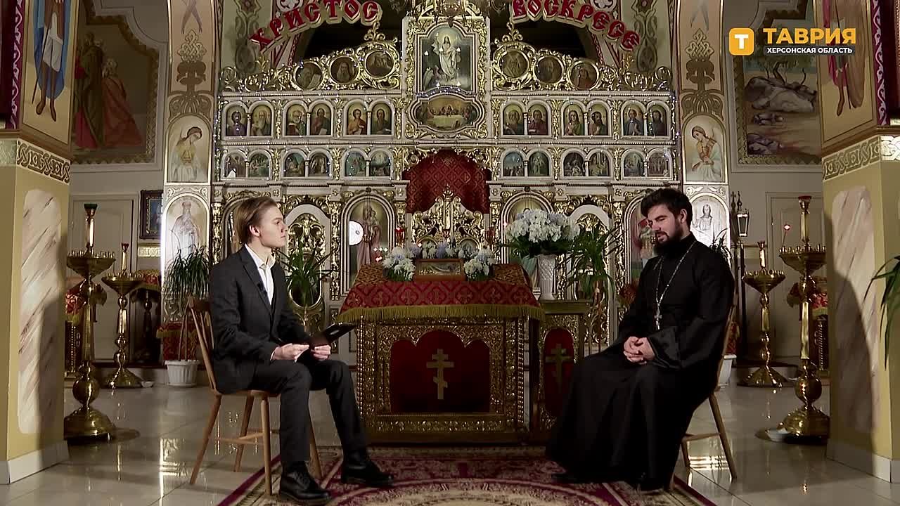 Служба в Рождество совершается в полночь, поскольку именно в это время, согласно Евангелию, родился Иисус Христос, сообщил иерей Иоанн Павлусь